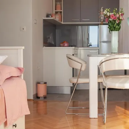 Ivandic Apartment *